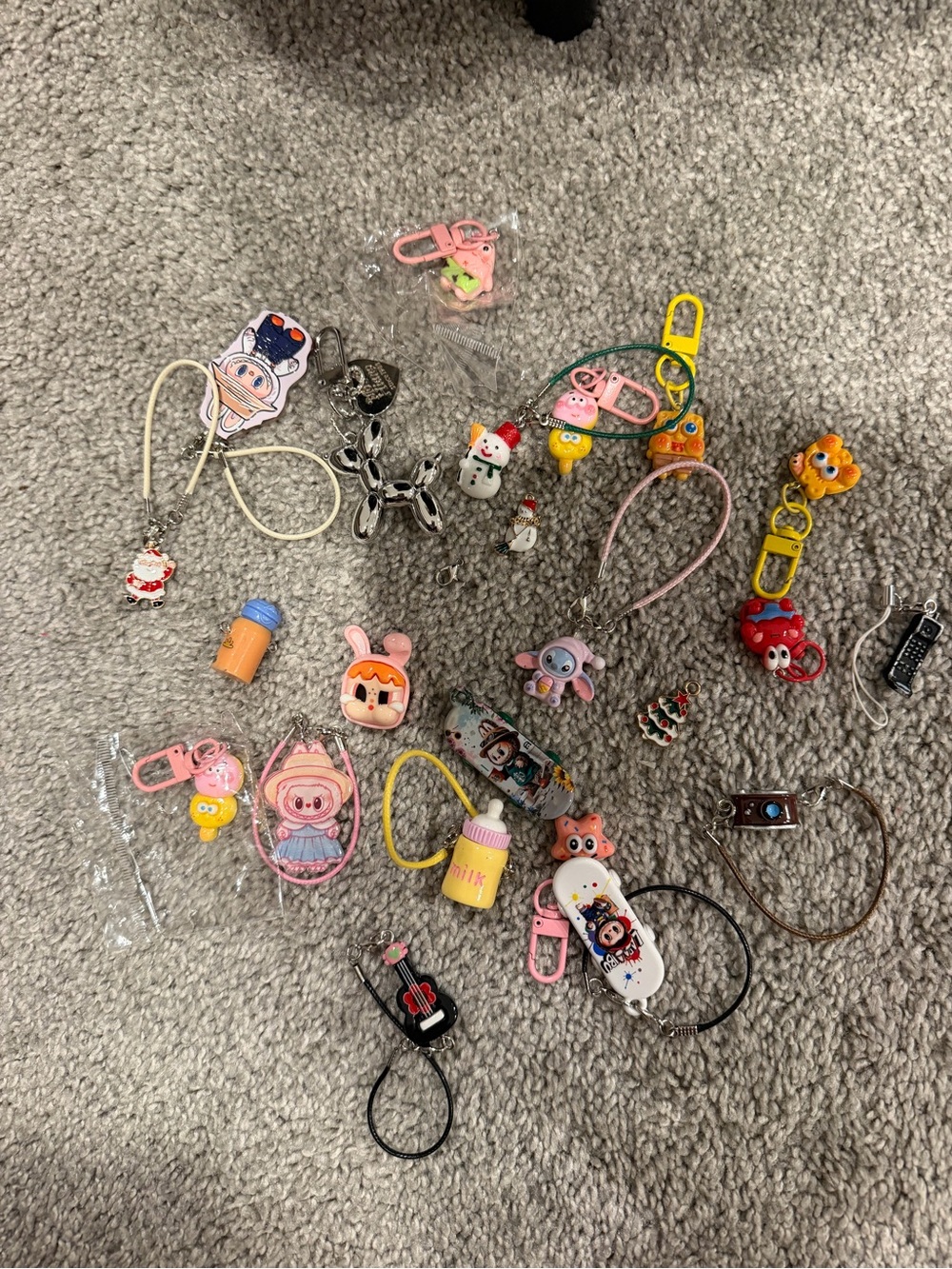 Labubu Charms - 24 charms - Assortment - Picture 7 of 8